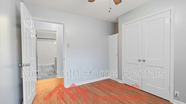 Building Photo - 4515 Flamingo Rd