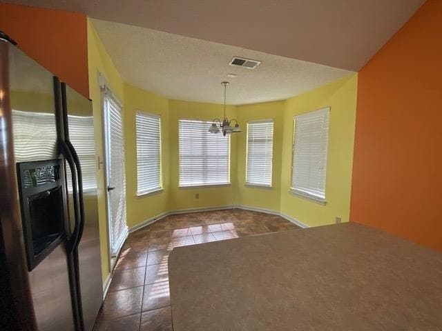 Building Photo - 6098 Ravenwood Lake Dr E