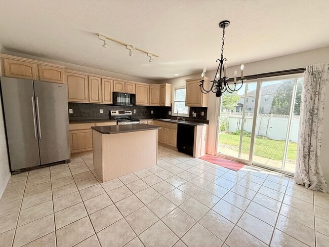 Building Photo - Photos Coming Soon – 3 Bedroom, 3.5 Bathro...