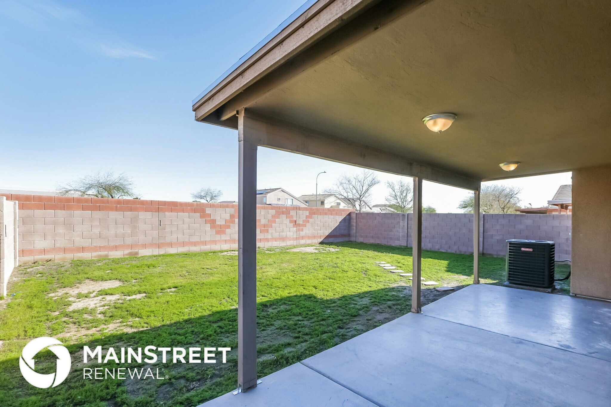 Building Photo - 11026 W Mountain View Dr