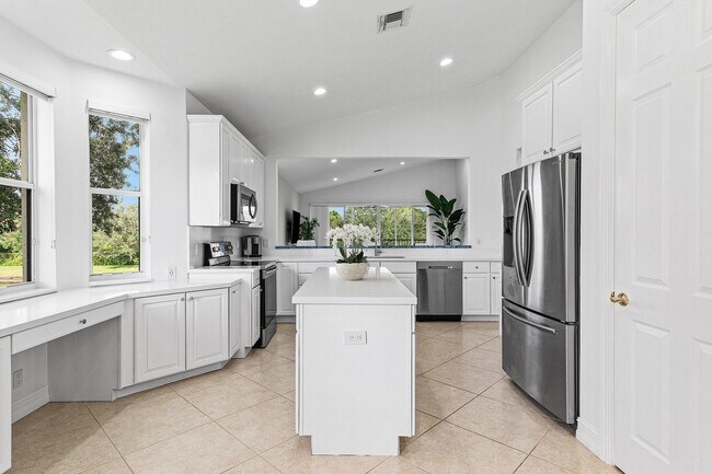 Building Photo - 6309 Graycliff Dr