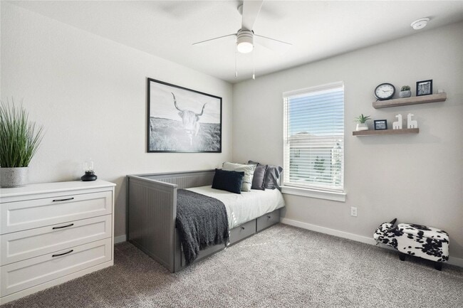 Building Photo - 705 Horseshoe Dr