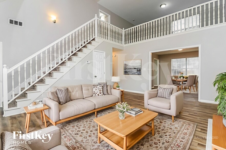 Building Photo - 5001 Rose Ct SE