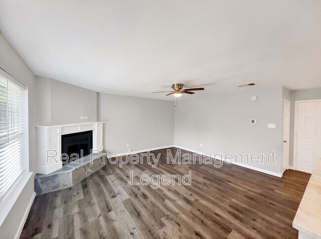 Building Photo - 109 N Heights Dr