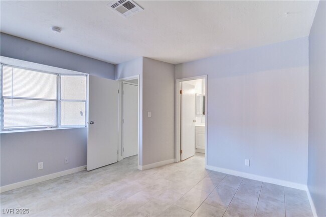 Building Photo - 417 N Lamb Blvd