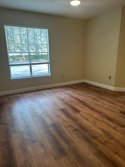 Building Photo - 132 Vista Verdi Cir