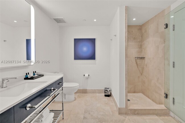 Building Photo - 4401 Collins Ave