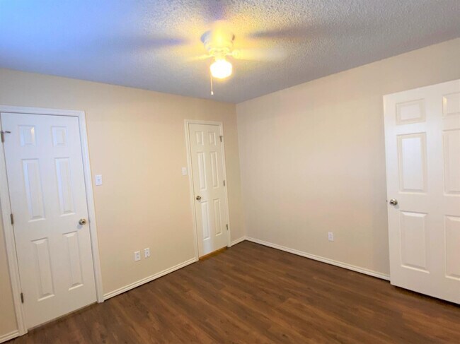 Building Photo - 6845 Iola Ave