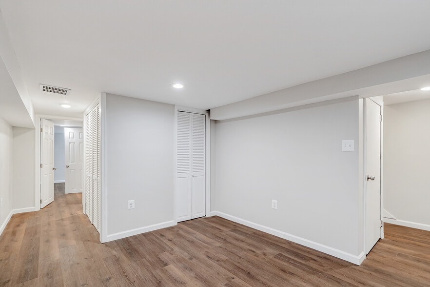 Building Photo - 1340 Pontiac Ave