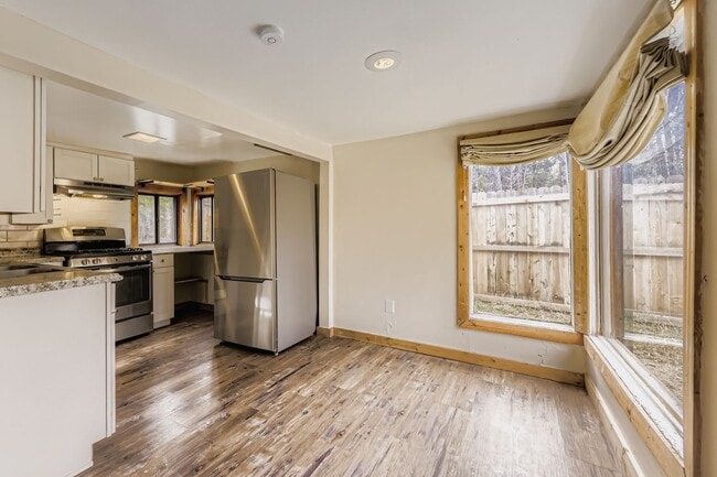 Building Photo - 9 Moon Dance Ln