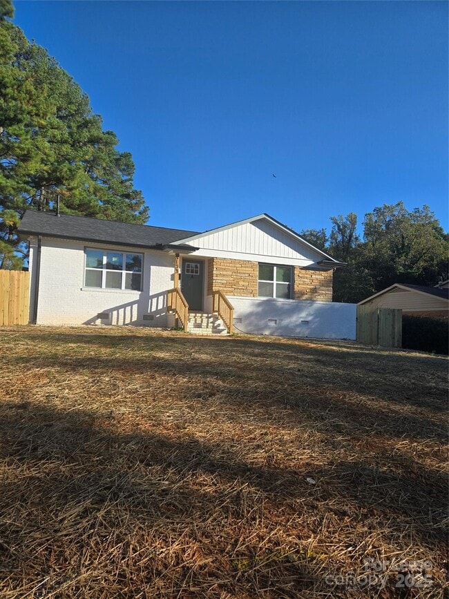 Primary Photo - 3100 Dawnshire Ave