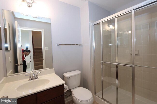 Building Photo - 128 Lullaby Ct