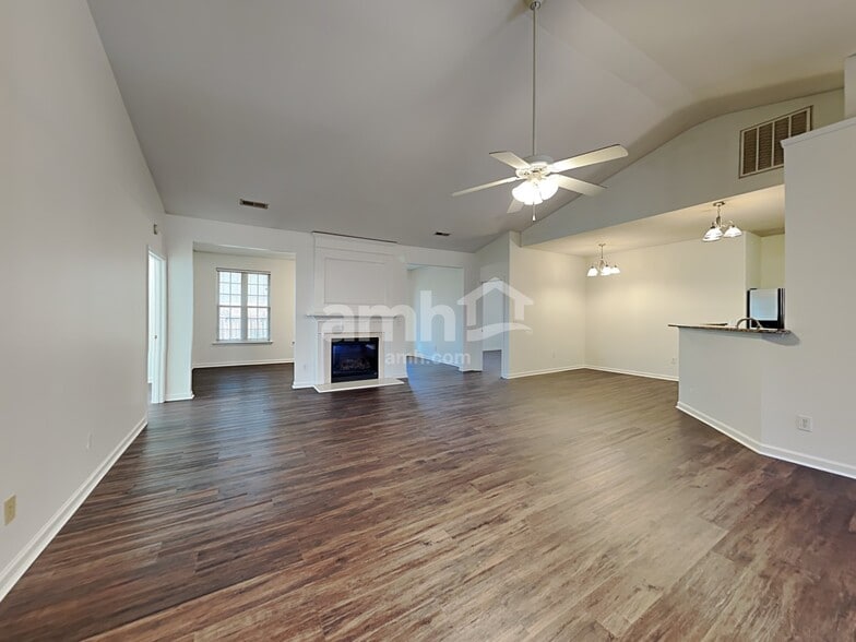 Building Photo - 5 Red Jonathan Ct