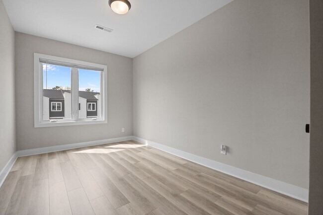 Building Photo - 2010 Titanium Rock Rd