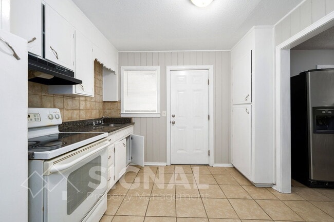 Building Photo - 330 Harlem Ave