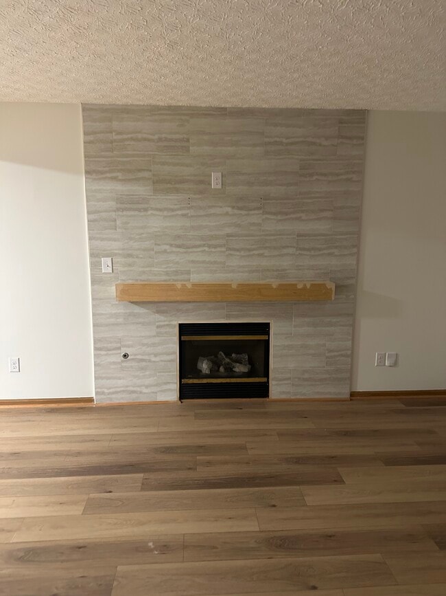 Building Photo - 9153 Constitution Ave