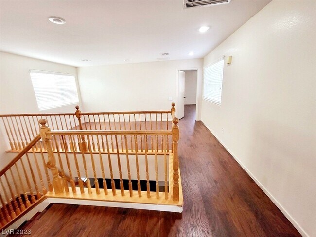 Building Photo - 11240 Woodland Violet Ave