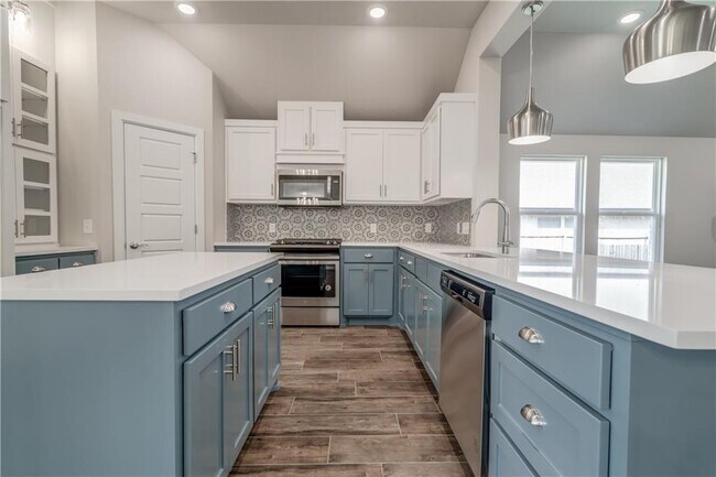 Building Photo - 6601 NW 150th Terrace