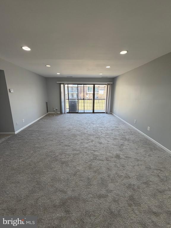 Building Photo - 10122 Campus Way S