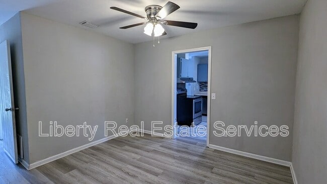 Building Photo - 613 Franklin St