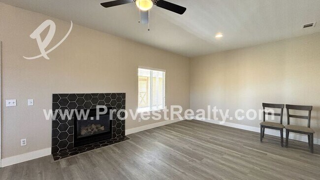 Building Photo - 14693 Karen Dr