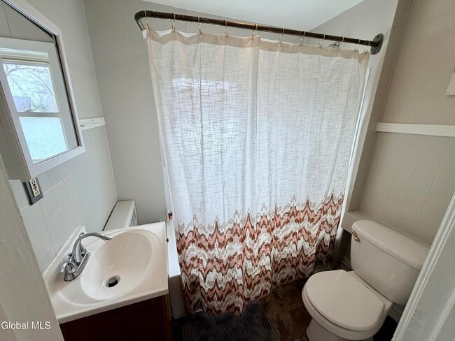 Building Photo - 39-41-41 Roosevelt Rd