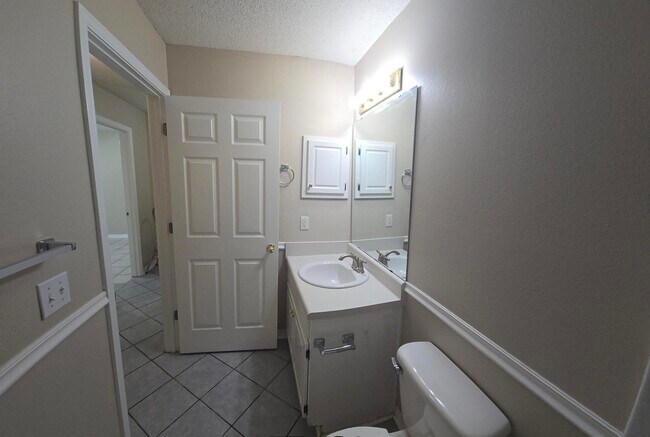 Building Photo - 418 Pristine Water Ln