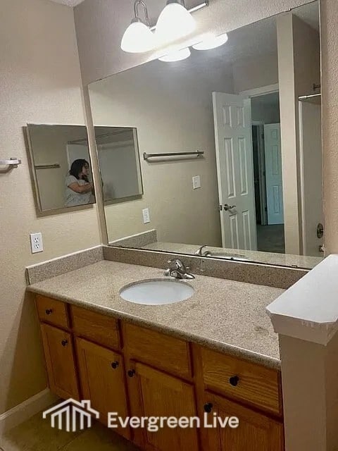 Building Photo - 37 Laiken Ct