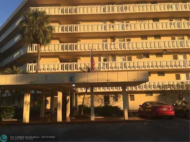 Building Photo - 2930 Point E Dr