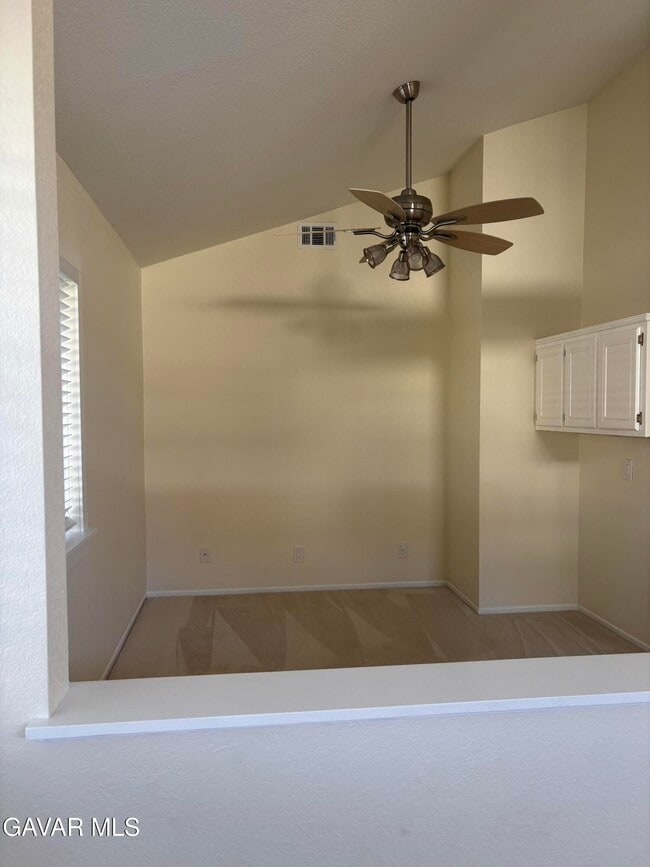 Building Photo - 3021 Mariposa Ave