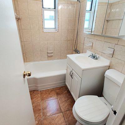 Building Photo - 2 bedroom in BRONX NY 10467