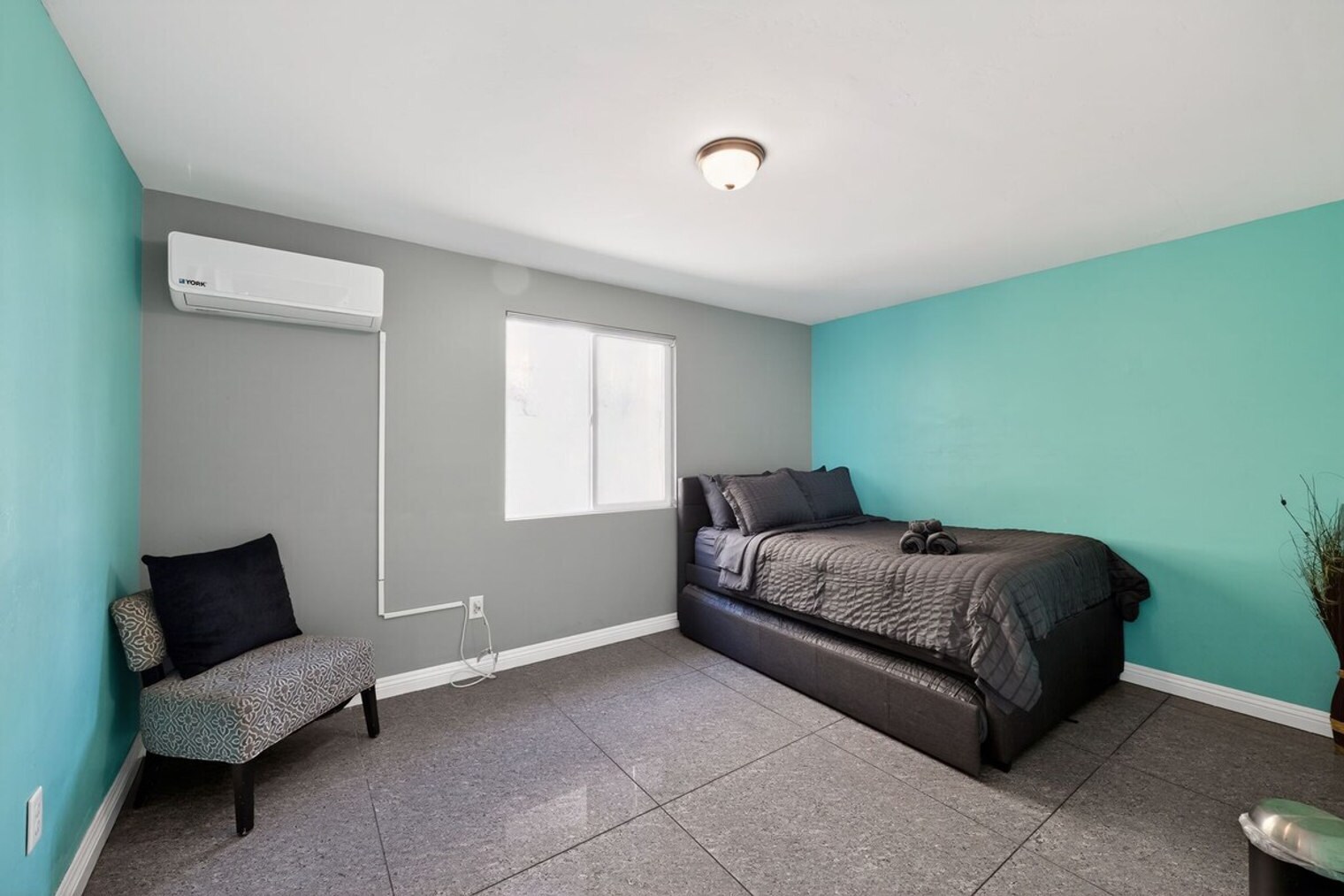 Building Photo - 4124 C St