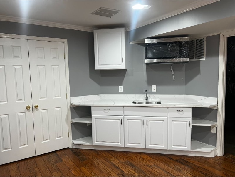 Building Photo - 2 Palace Ln