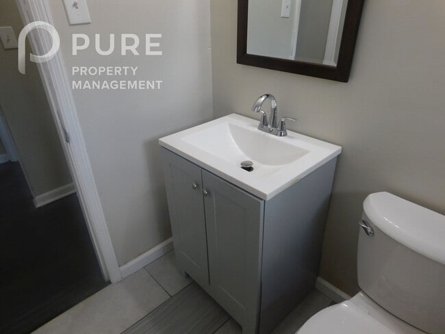 Building Photo - 2028 Progress St