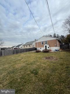 Building Photo - 346 W King St