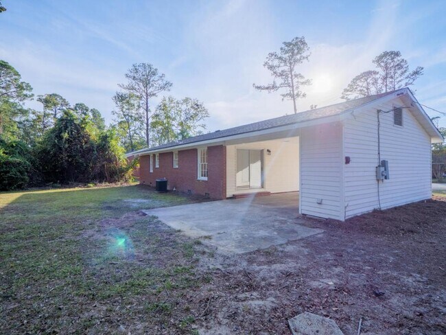 Building Photo - 2323 Frederick Pl