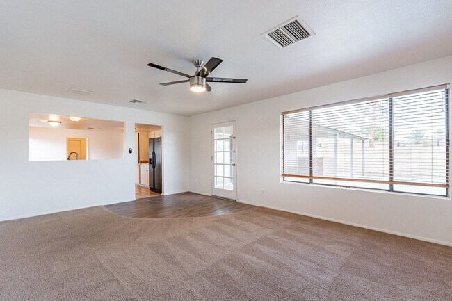 Building Photo - 4501 W Cinnabar Ave