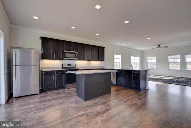 Building Photo - 104 Santa Fe Ct