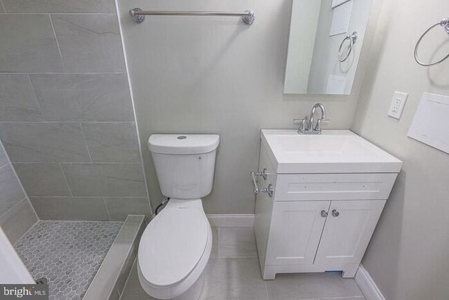 Building Photo - 4 Bedroom Beautiful Home