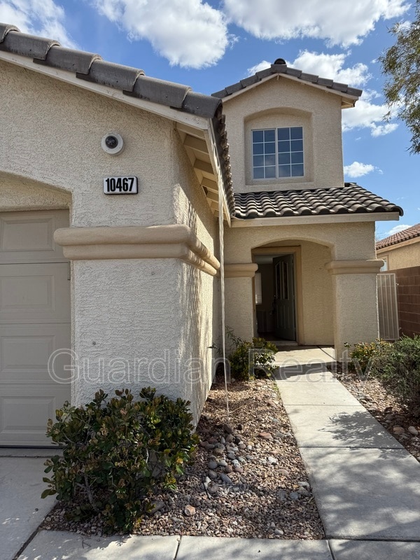 Building Photo - 10467 Lilac Tree Ave
