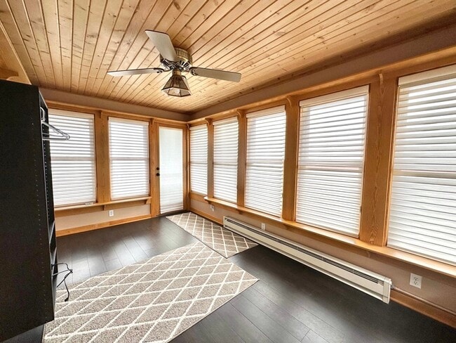 Building Photo - AVAILABLE Aug. 1 - 4 BEDROOM 3 BATHROOM - GORGEOUS LAKE VIEWS