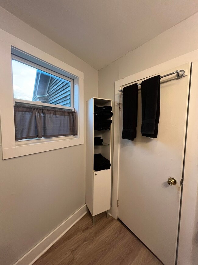 Building Photo - 486 Main St