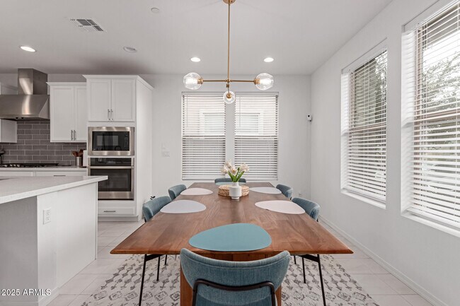 Building Photo - 1685 S Wallrade Ln