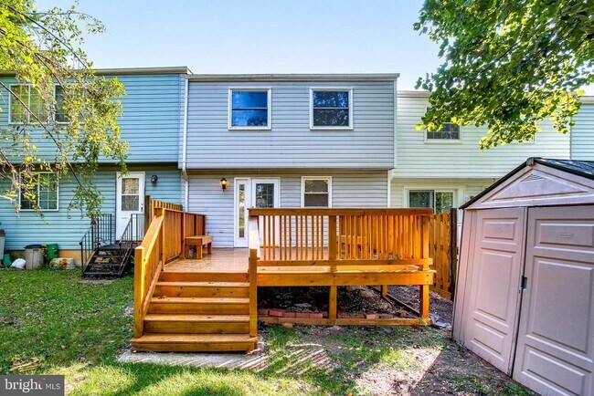 Building Photo - 6075 Cedar Wood Dr