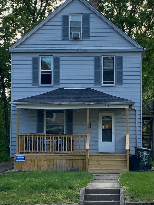 Primary Photo - 512 Sumner St
