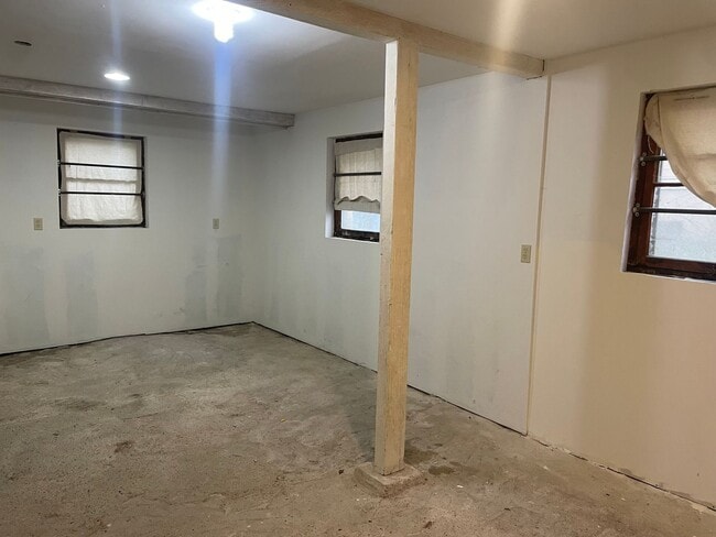 Building Photo - Eliot neighborhood House: 2 bedroom, large basement, hardwood floors, laundry units & fireplace