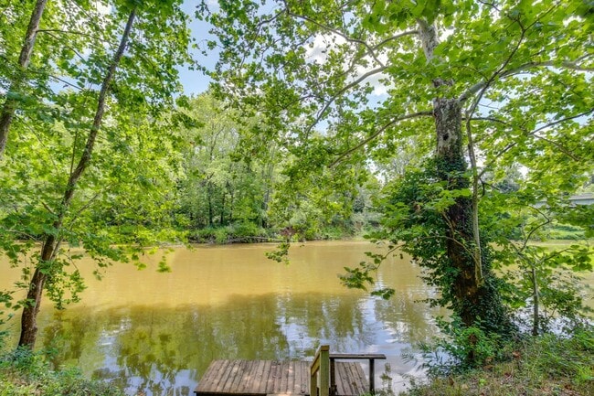 Building Photo - 8182 Riverview Dr