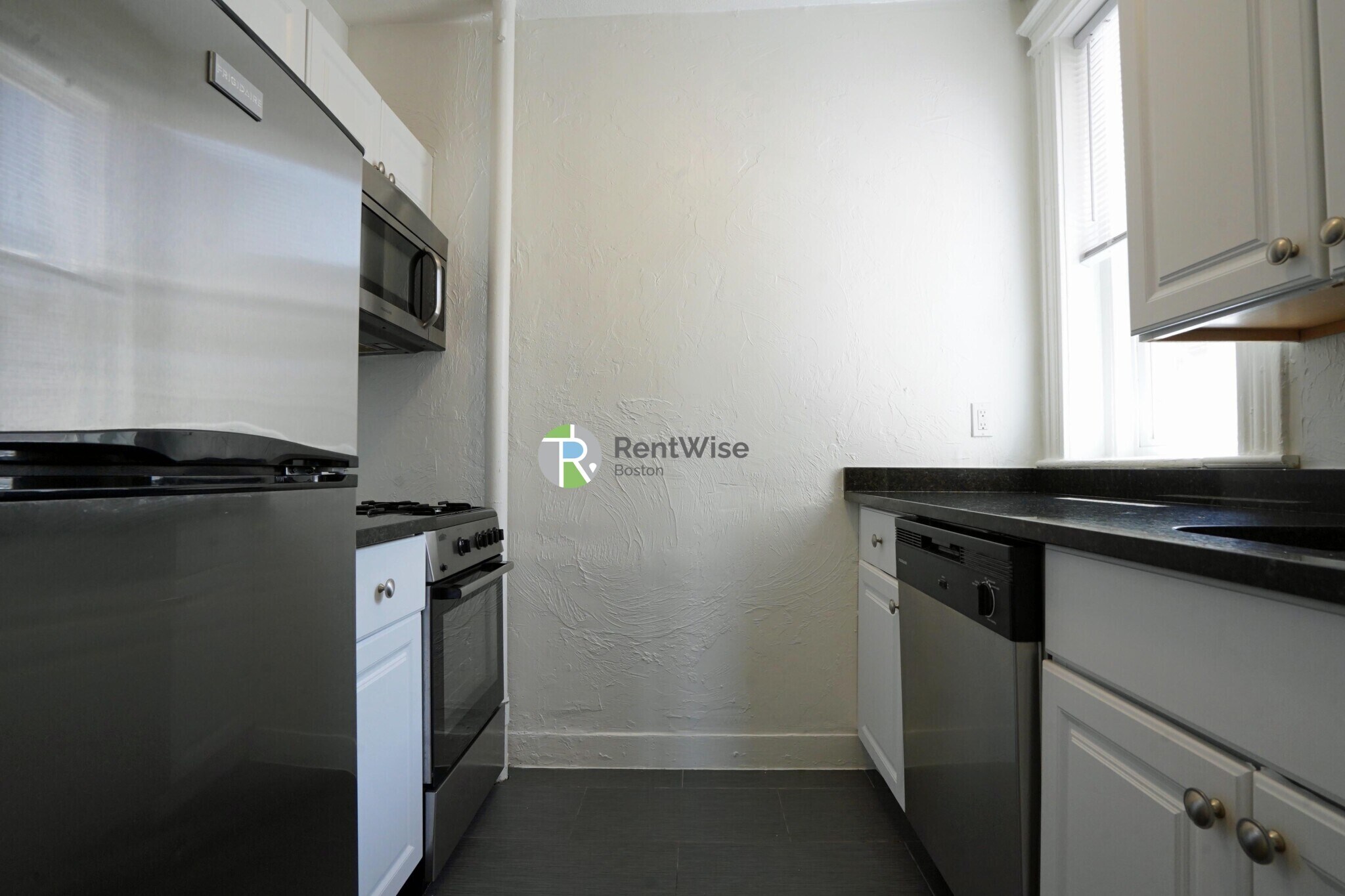 Building Photo - 78 Brainerd Rd