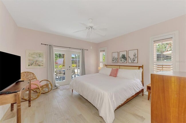 Building Photo - 5253 Avenida Del Mare