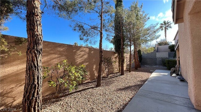 Building Photo - 10121 Oakmoor Pl